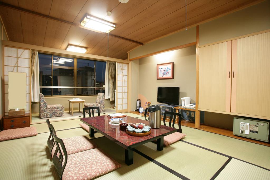 Maruko Hotel Kumamoto Exteriör bild